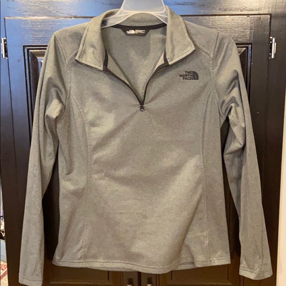 Women’s Northface Quarter Zip